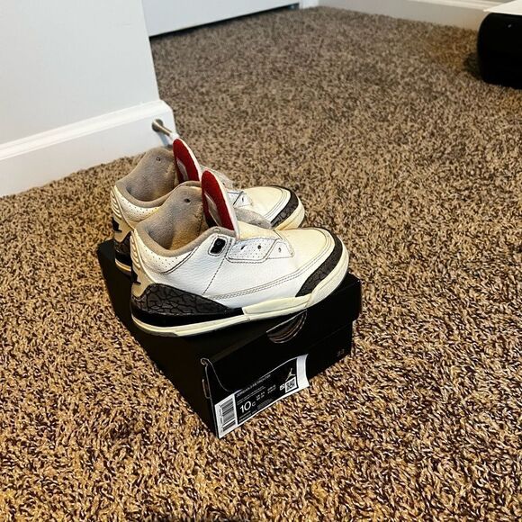 Jordan 3 Retro - White cement reimagined- size 10c - Picture 4 of 5